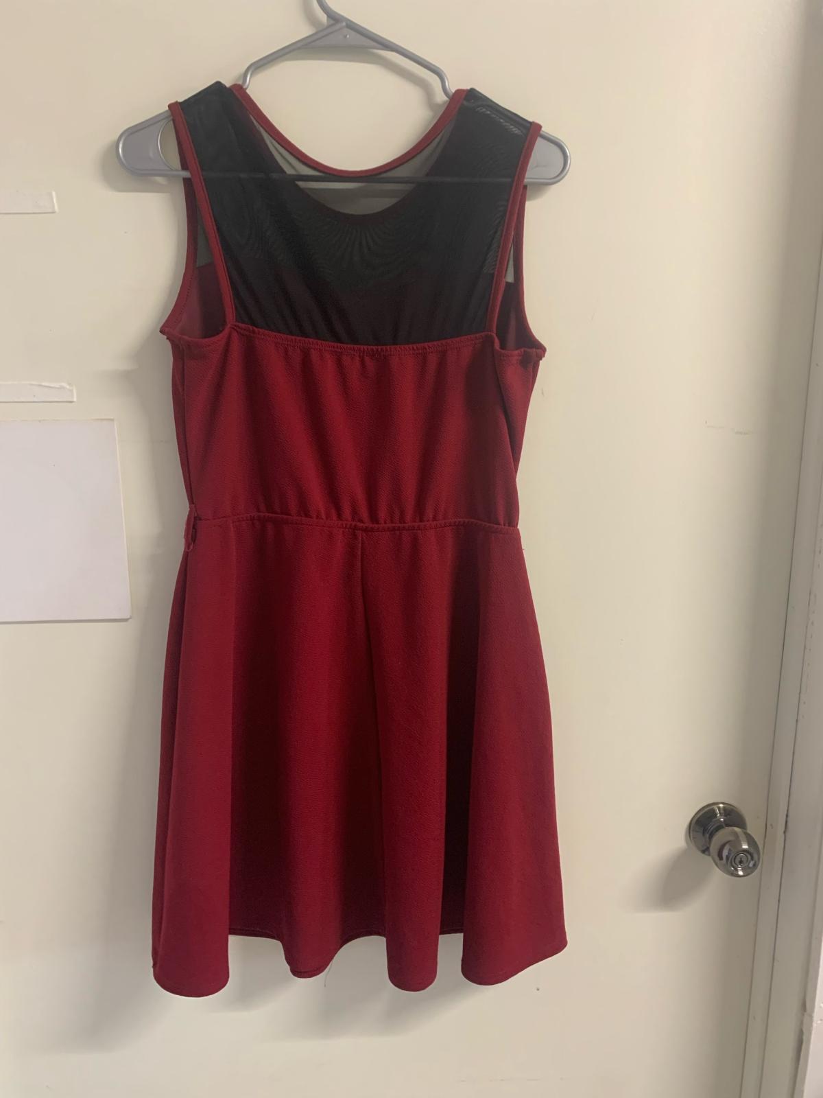 Selling this beautiful red dress great for get together - Mercedes, Texas - FleaMarketBay