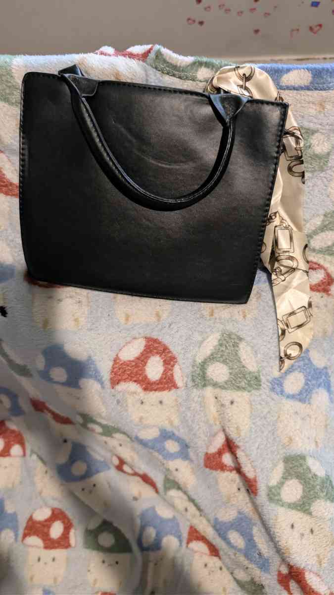 new black purse - Kansas City, Kansas - FleaMarketBay