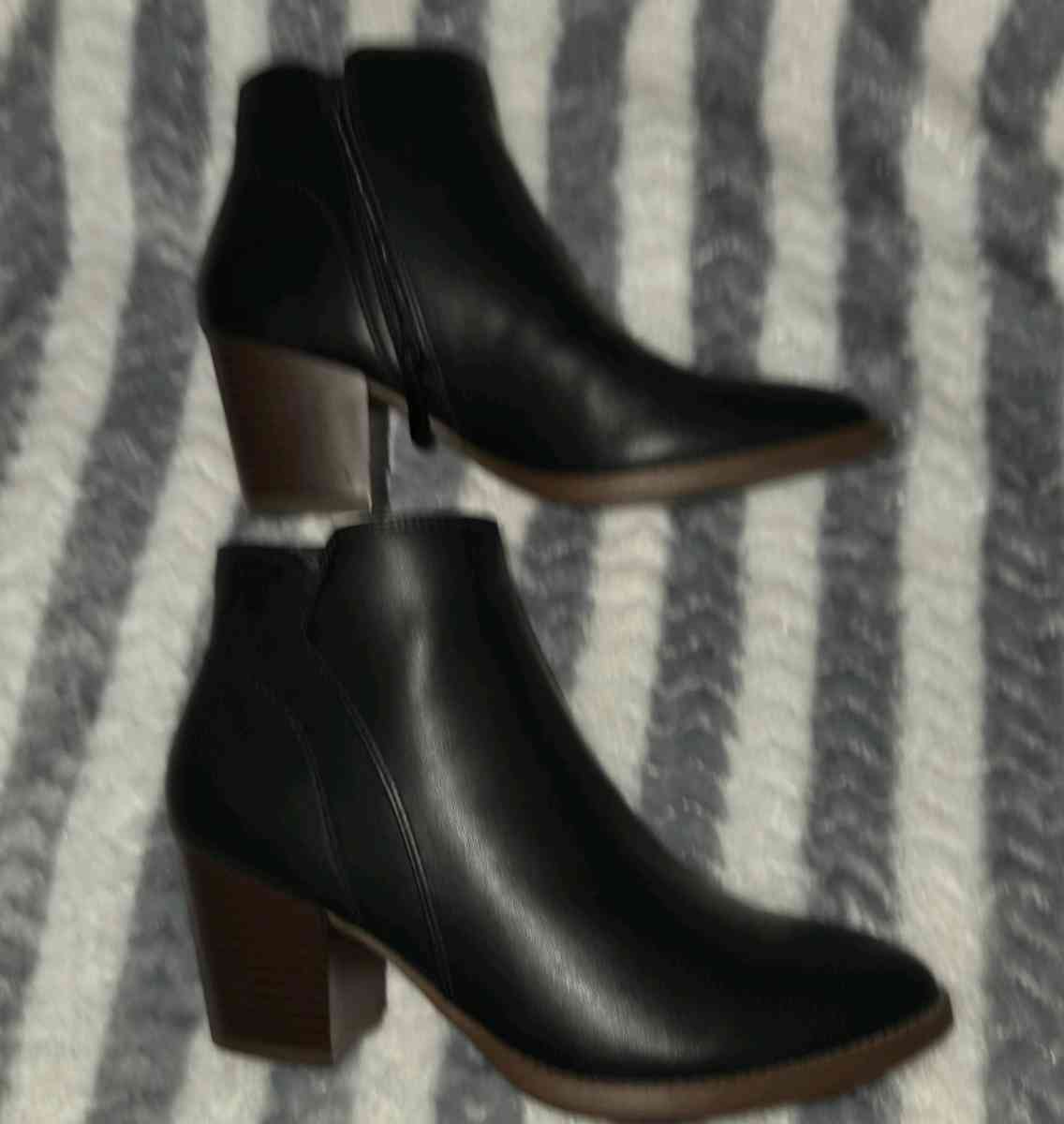 Style  Co Lainey Booties - Inglewood, California - FleaMarketBay