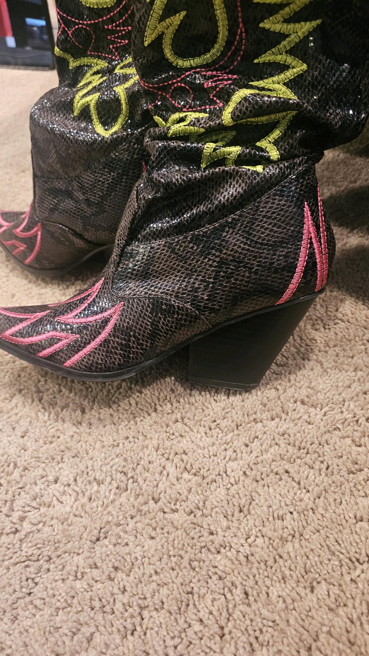 over the knee boots - South Holland, Illinois - FleaMarketBay