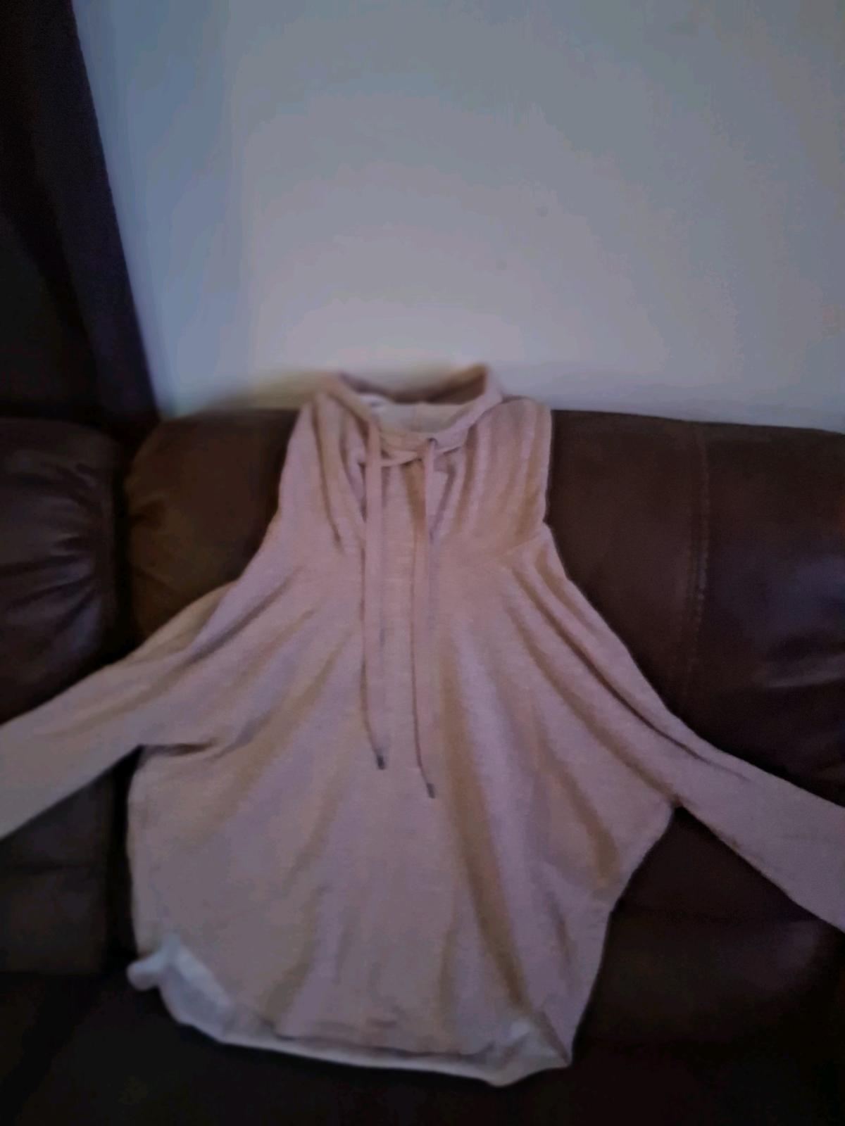 Womens pink sweatshirt - Middlesex, North Carolina