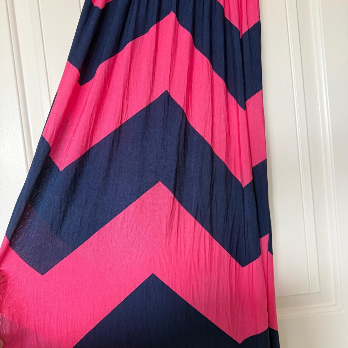 Bold Pink  Navy Chevron Strapless Maxi DressSize Small Eyeca - Los Angeles, California - FleaMarketBay