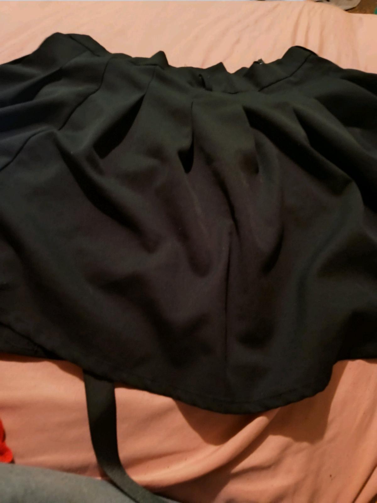 black SHEIN skirt - Grifton, North Carolina