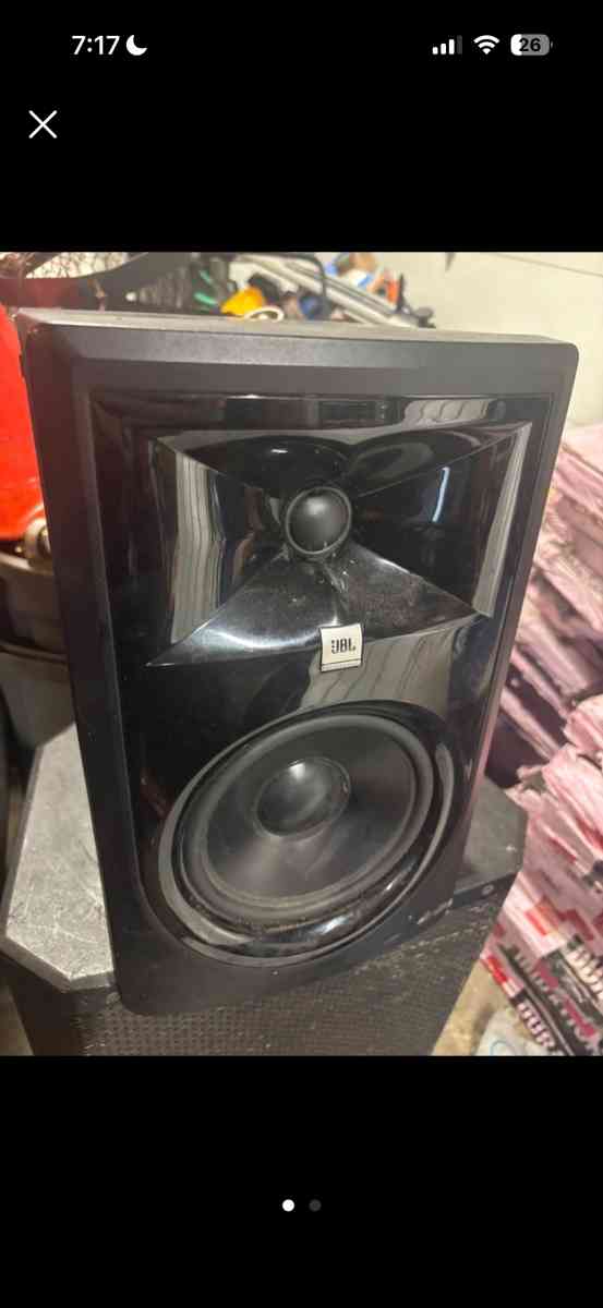 jbl studio monitor