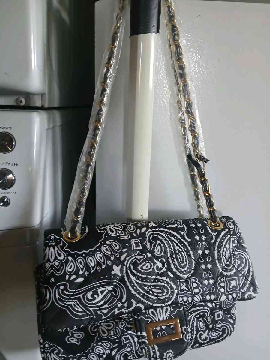 Paisley print handbag - Valley Center, California - FleaMarketBay