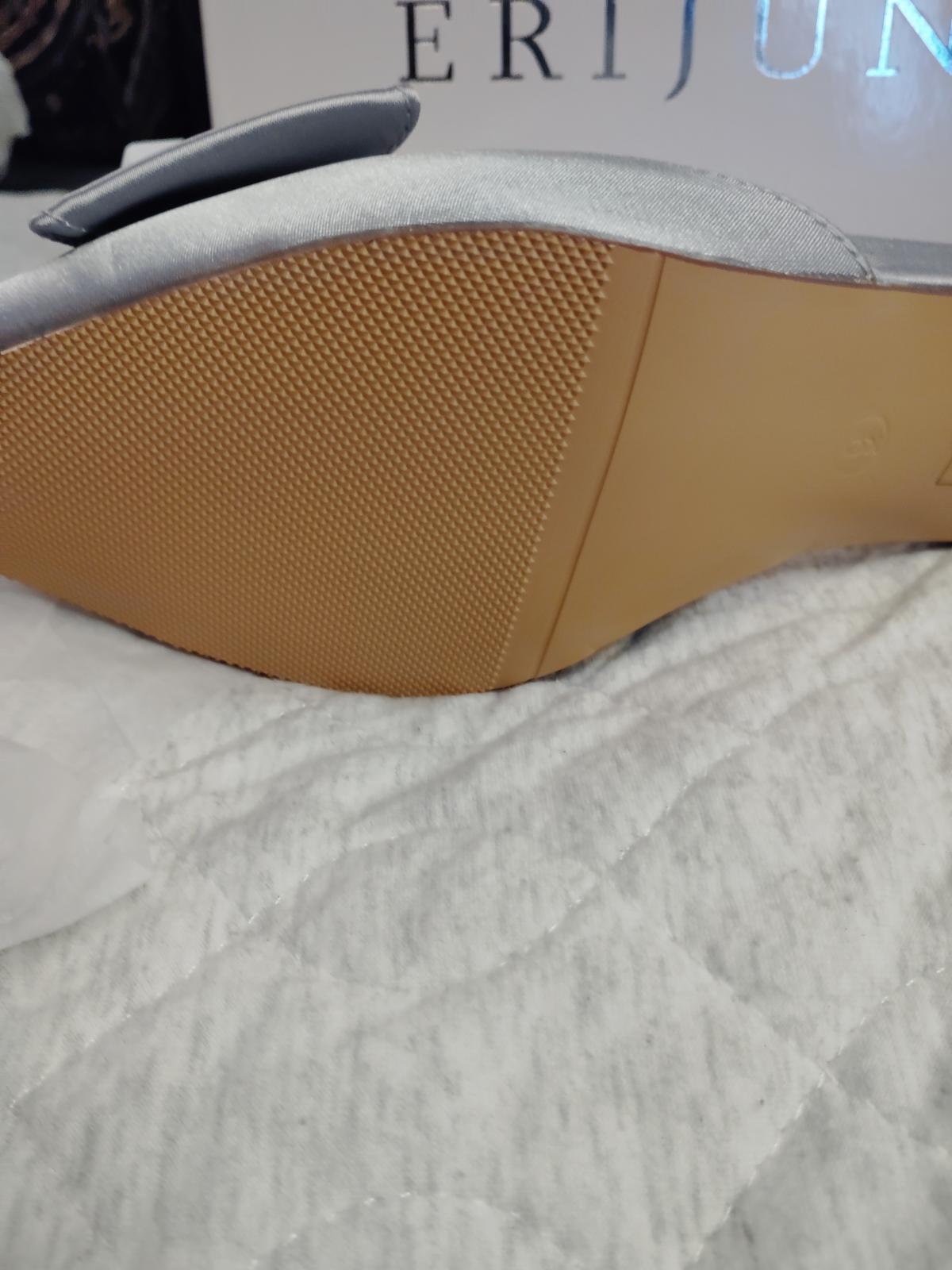 ERIJUNOR E0079 Bow Shoes Comfortable Chunky Low Heels Wedding Satin Shoes Silver Size 9 - Virginia Beach, Virginia - FleaMarketBay