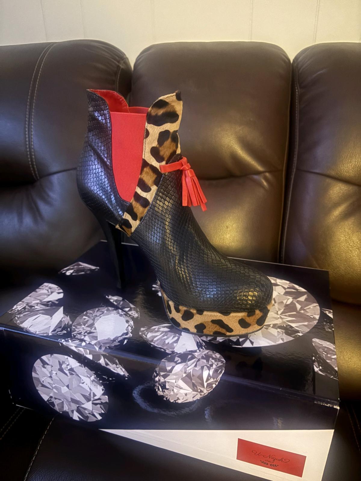 LEATHER ANKLE BOOTS - Alicia, Arkansas - FleaMarketBay