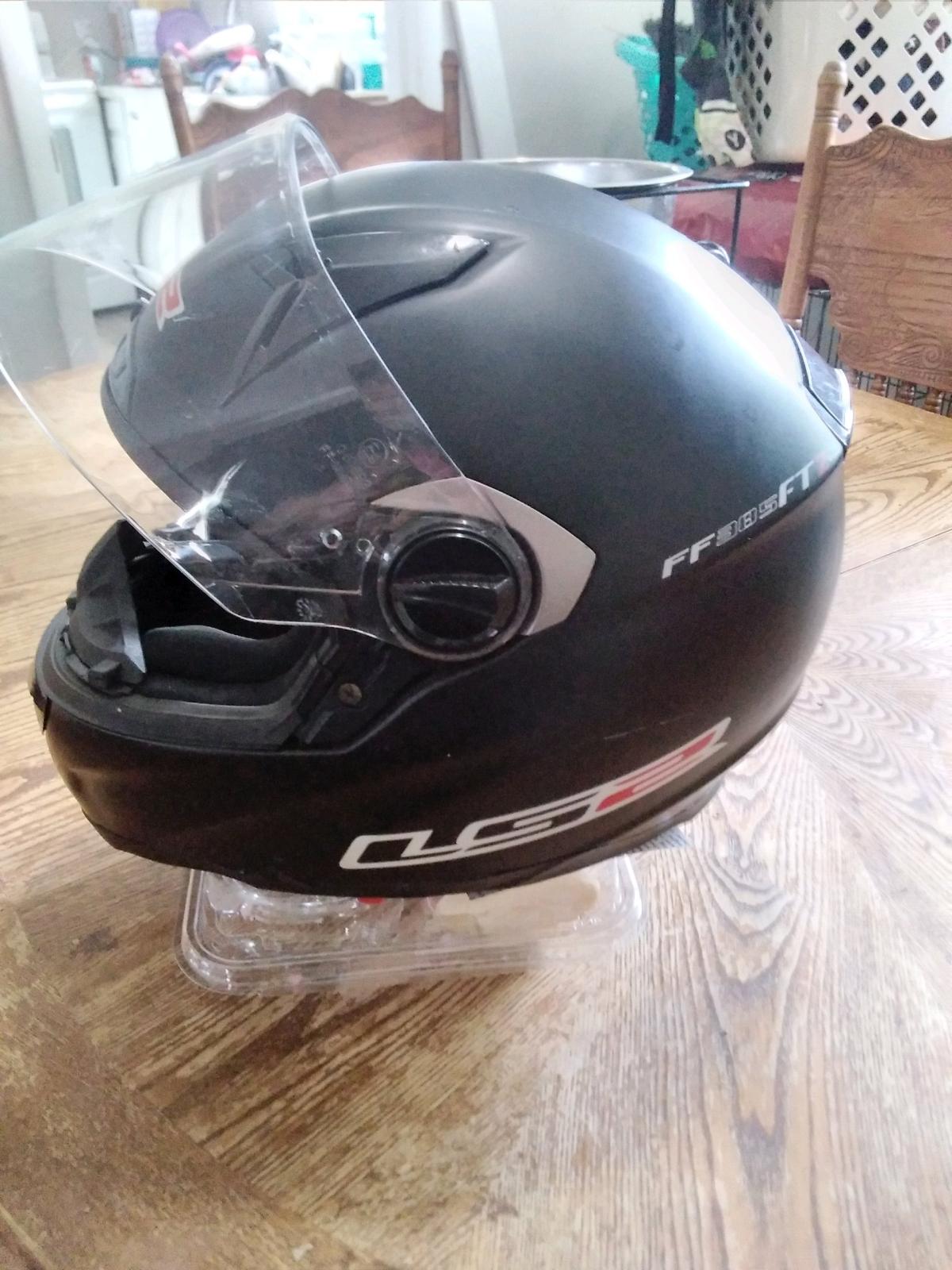 L52 ff385 motorcycle helmet - Chattanooga, Tennessee - FleaMarketBay