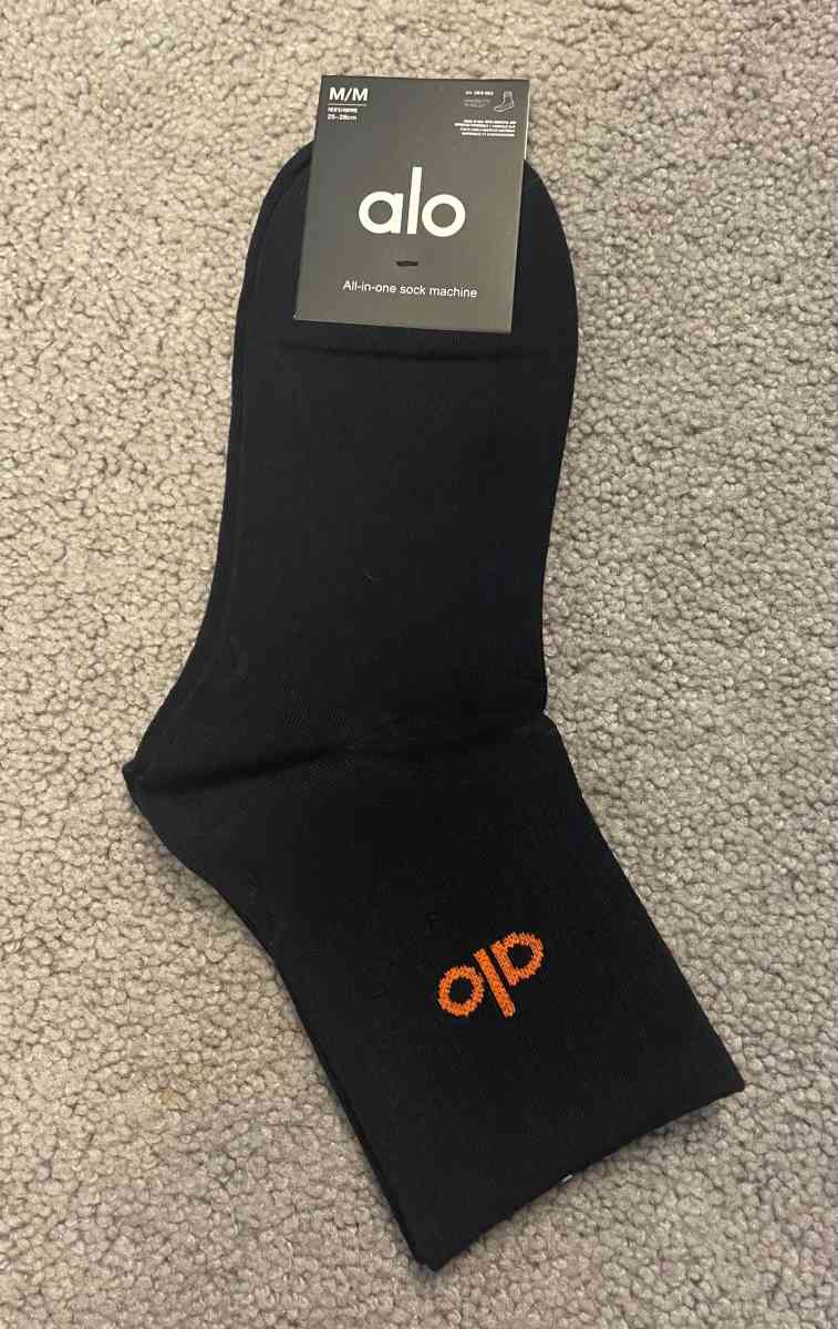 ALO Yoga Half Crew Socks unisex Medium - Albany, New York - FleaMarketBay