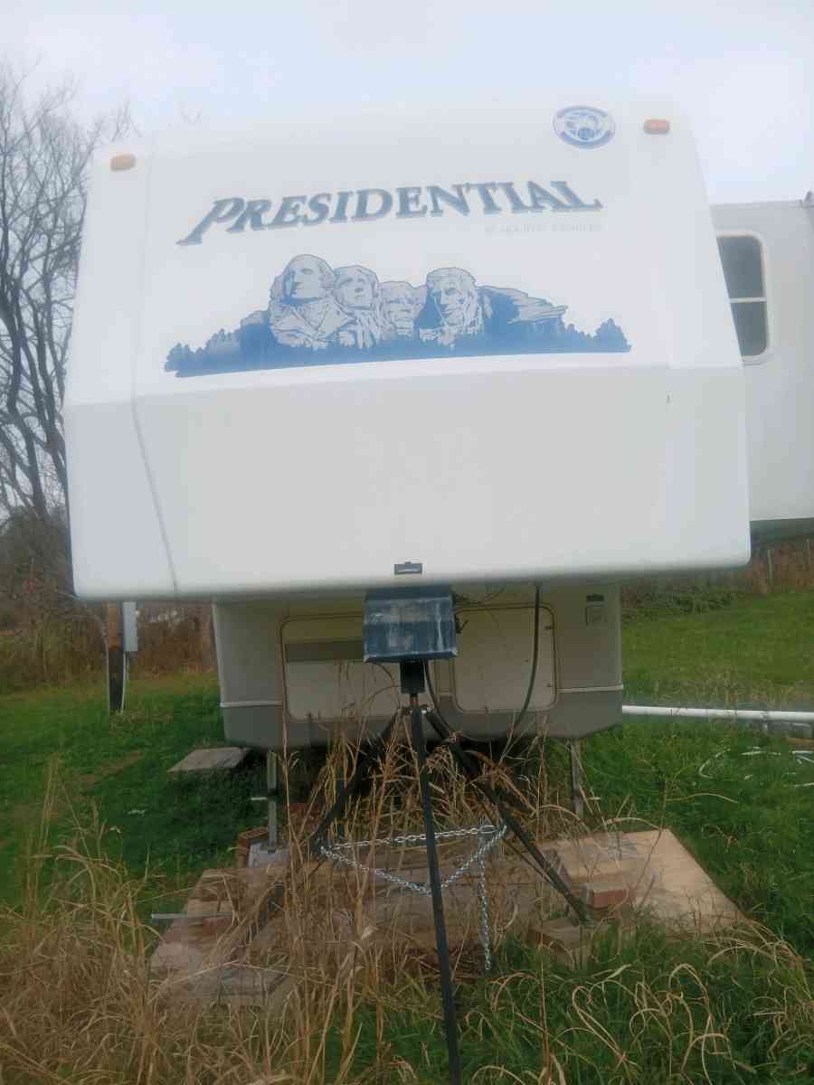 rambler presidential fifth wheeler camper - Ashland, Kentucky - FleaMarketBay