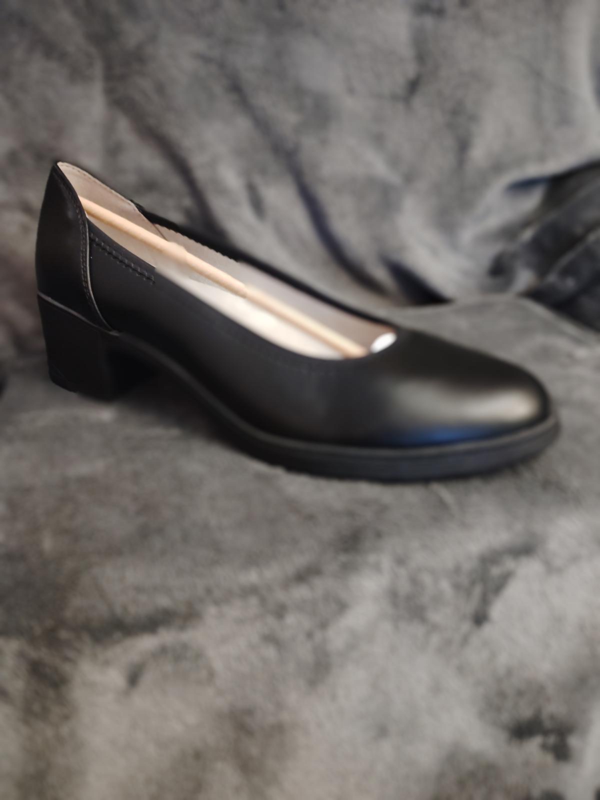 CLIFFS BY WHITE MOUNTAIN Women's  Block Heel Pump, Black/Smooth, 9 M