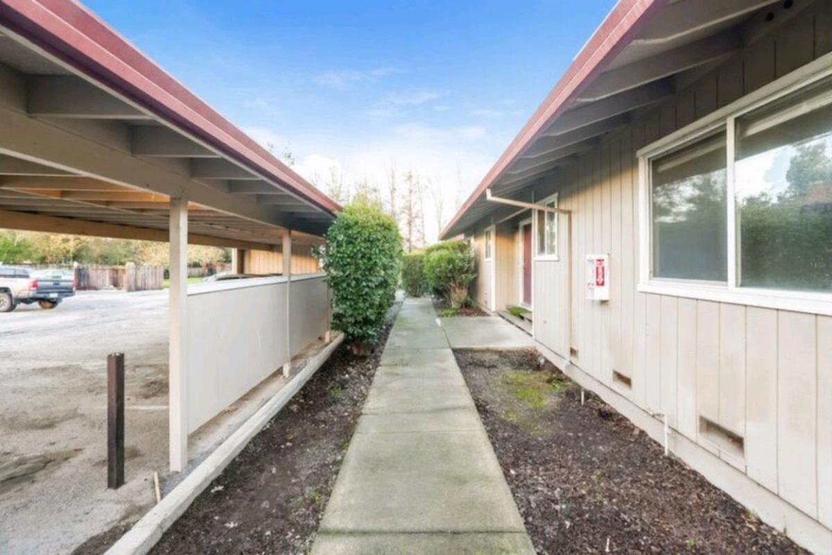 Cozy And Gorgeous Apartment - Windsor, California - FleaMarketBay