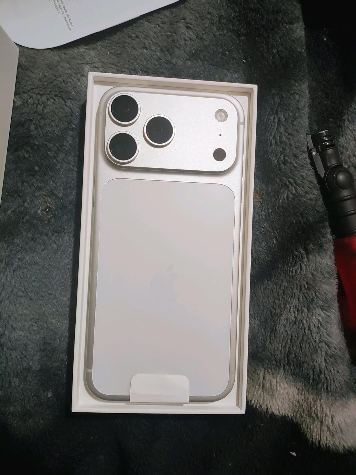 iPhone 17 pro max - San Antonio, Texas - FleaMarketBay