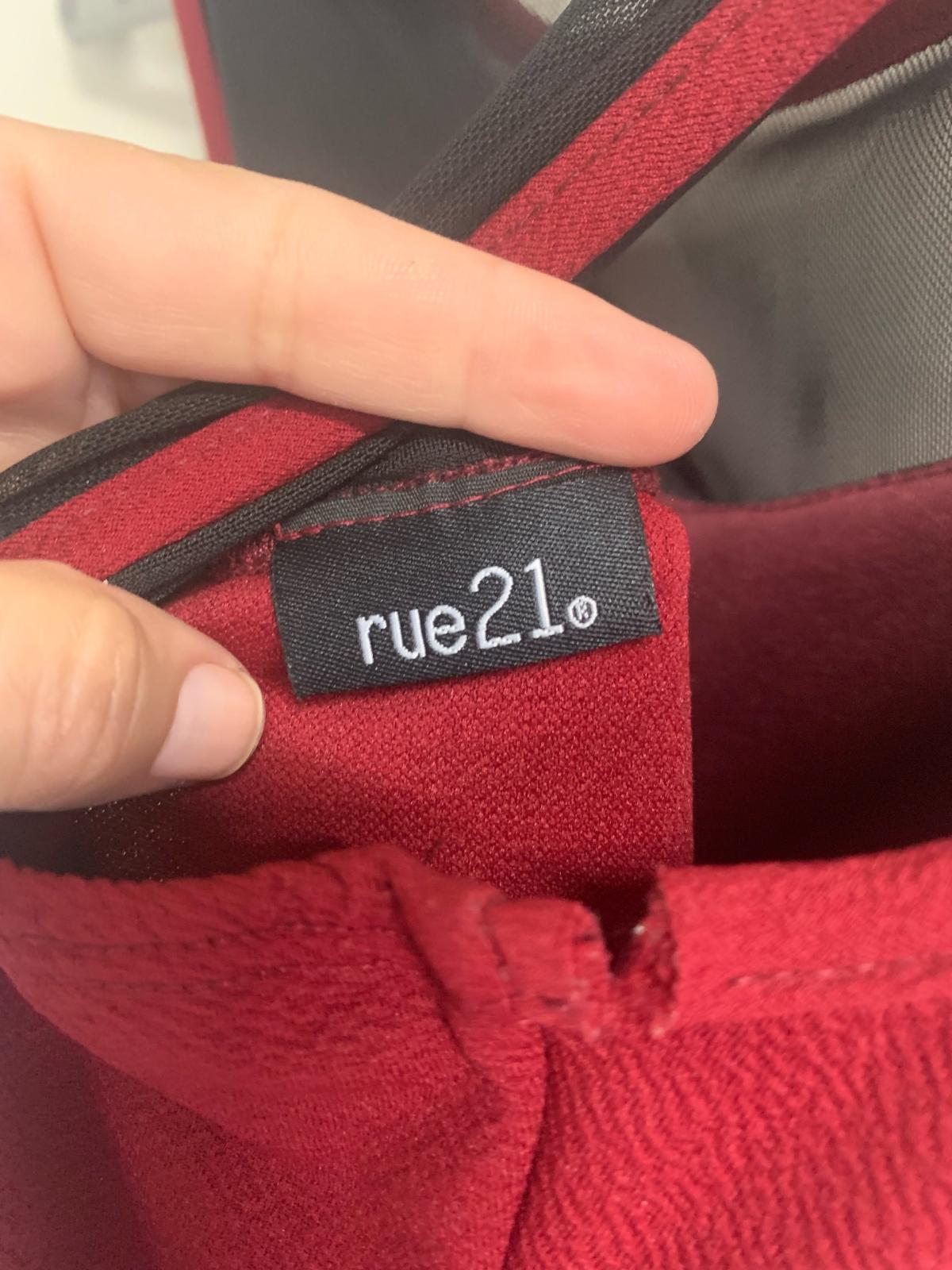 Selling this beautiful red dress great for get together - Mercedes, Texas - FleaMarketBay