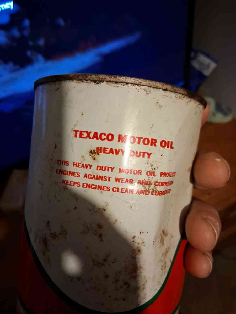 oil cans - Laurens, South Carolina - FleaMarketBay