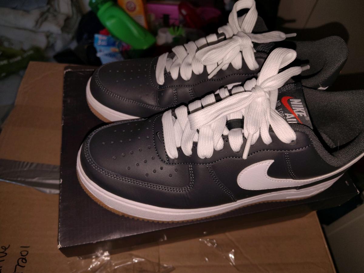 mens Nikes size 9 - Chambersburg, Pennsylvania - FleaMarketBay