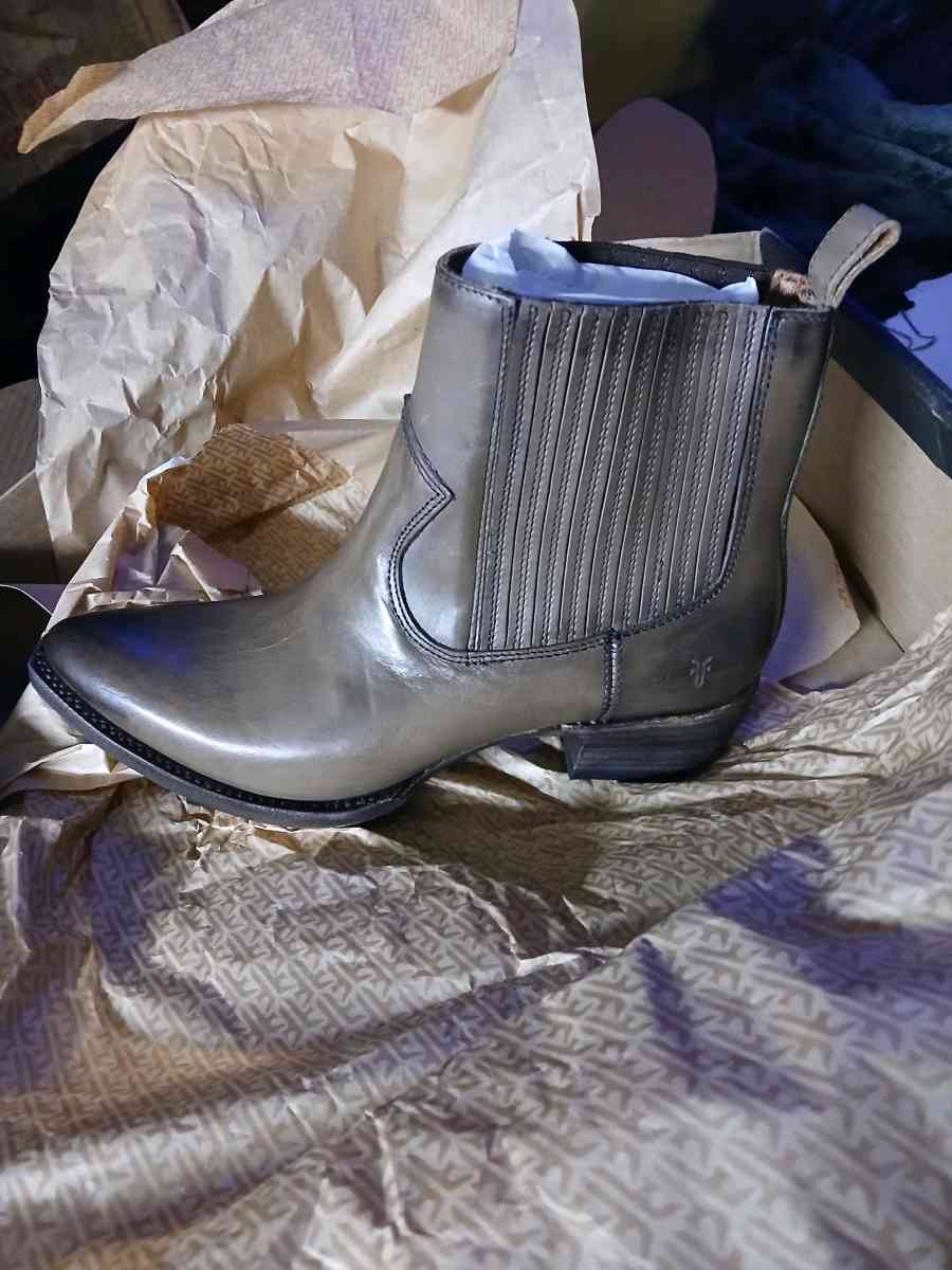 Elegant Taupe Leather Steele Toed Ankle Boots - Portland, Oregon