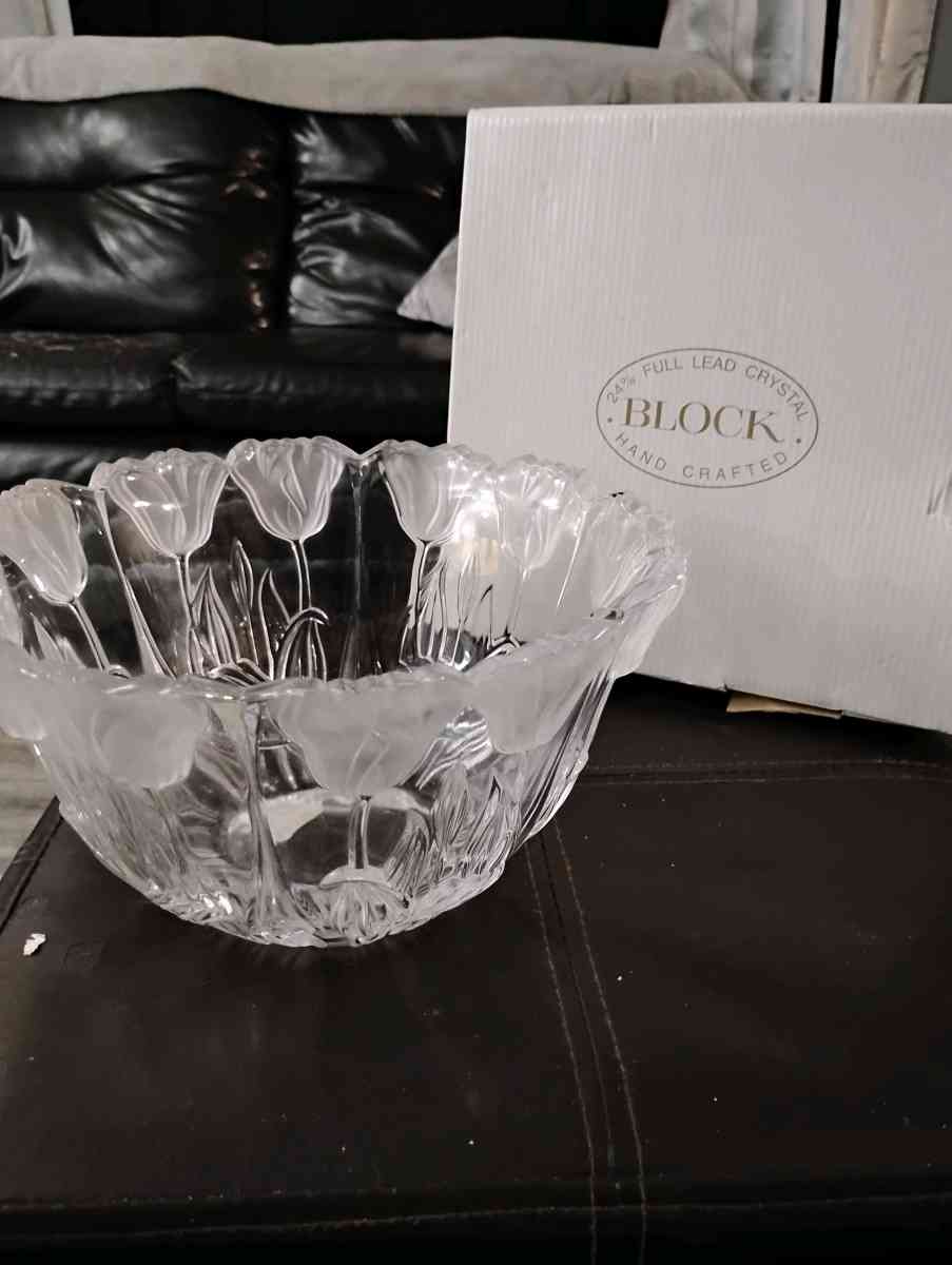 Block Crystal Tulip Bowl - Phenix City, Alabama - FleaMarketBay