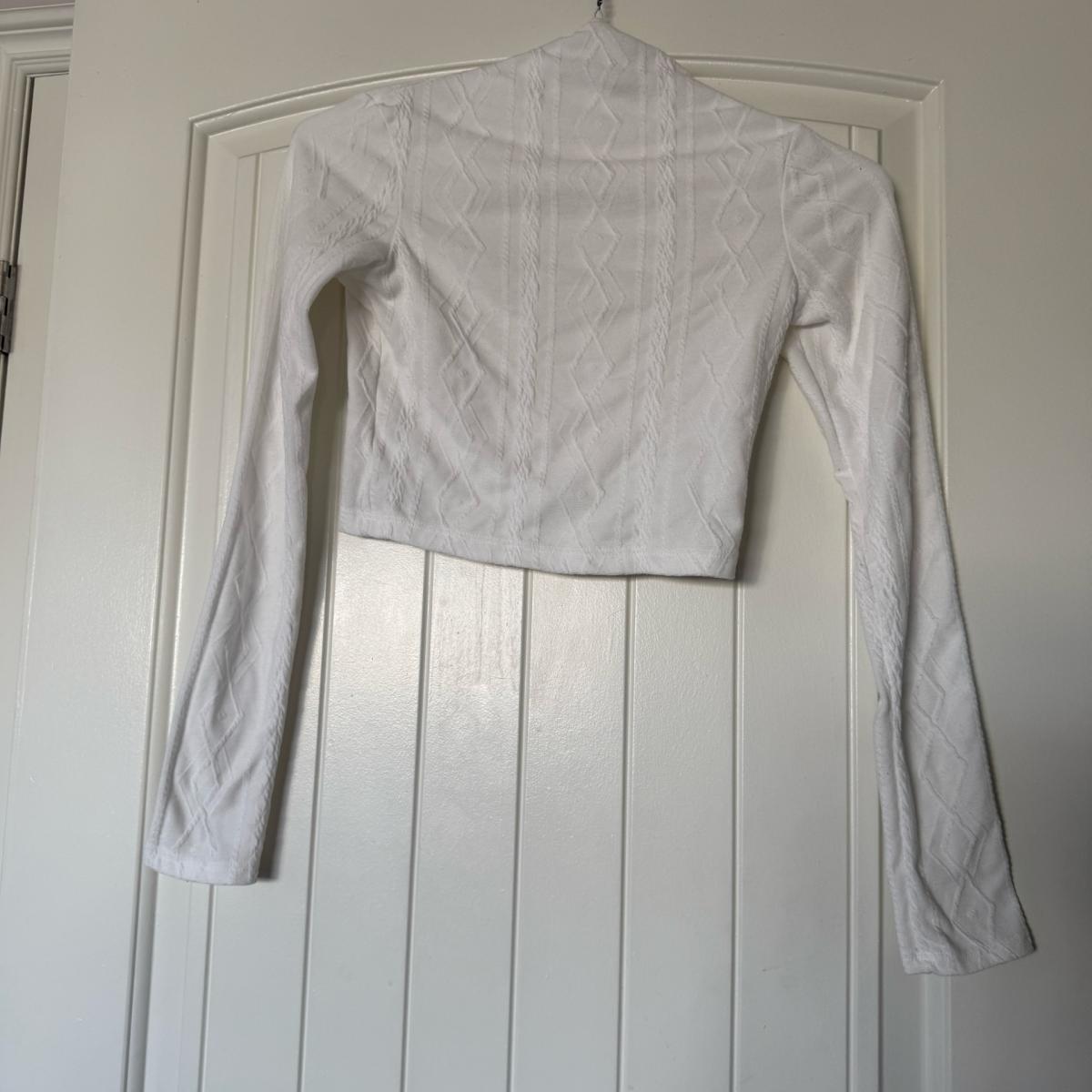 White UltraCropped Knit Bolero Shrug  Textured Cable Pattern - Los Angeles, California - FleaMarketBay
