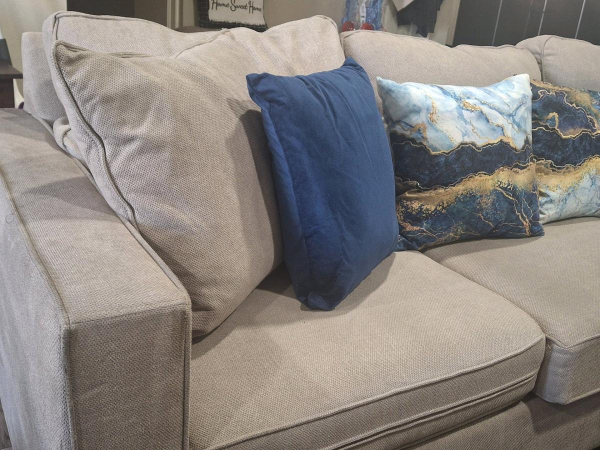 Grey couch for sale - Colton, California