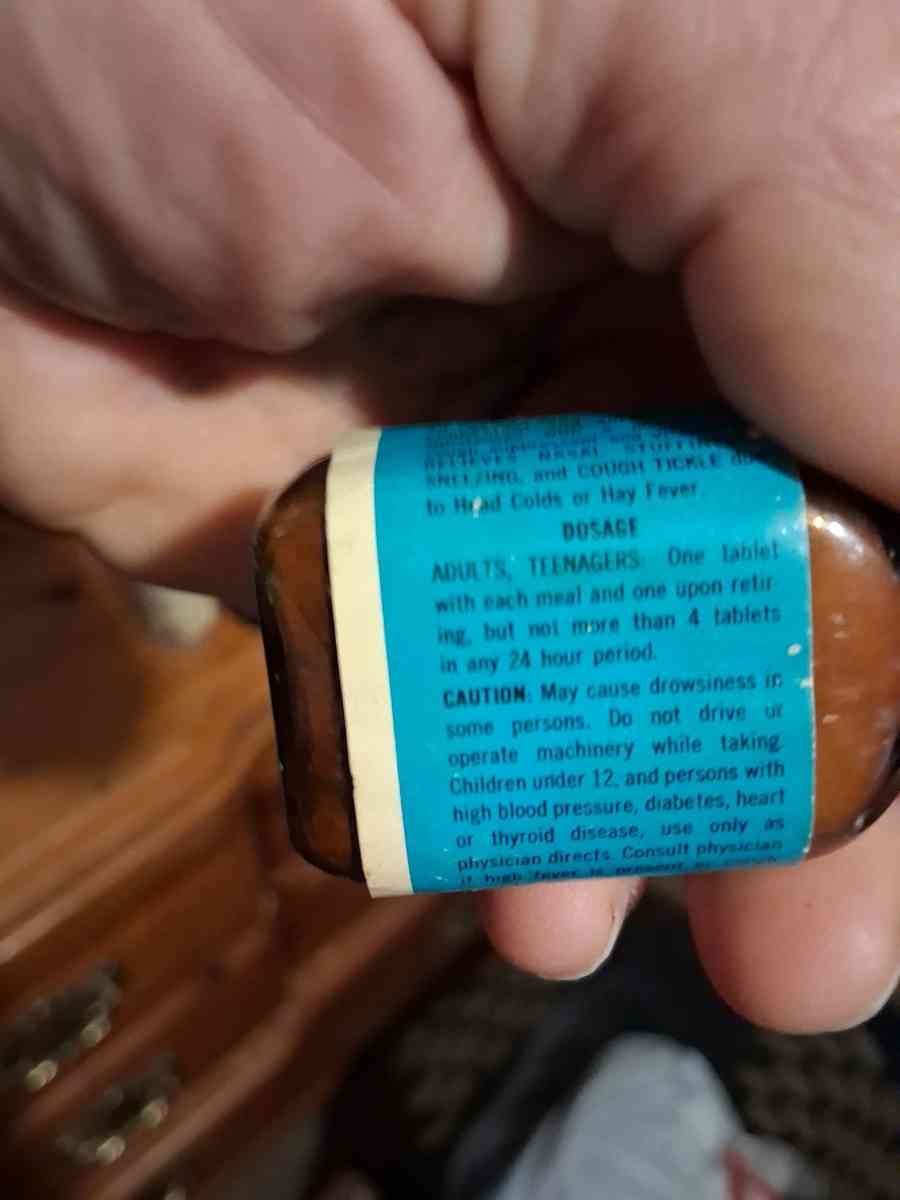 quarterlets caffeine pulls 1940s or 50s all pills in bottle - Laurens, South Carolina - FleaMarketBay