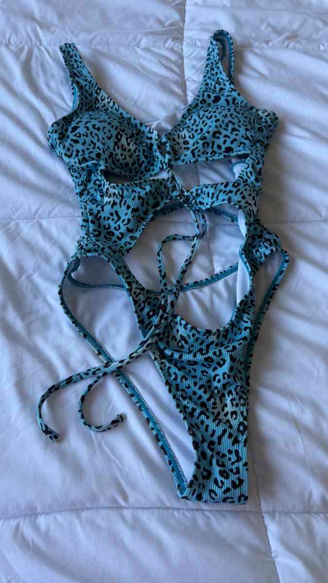 Turquoise Leopard CutOut OnePiece Swimsuit w Padded Bra  Lac - Los Angeles, California - FleaMarketBay