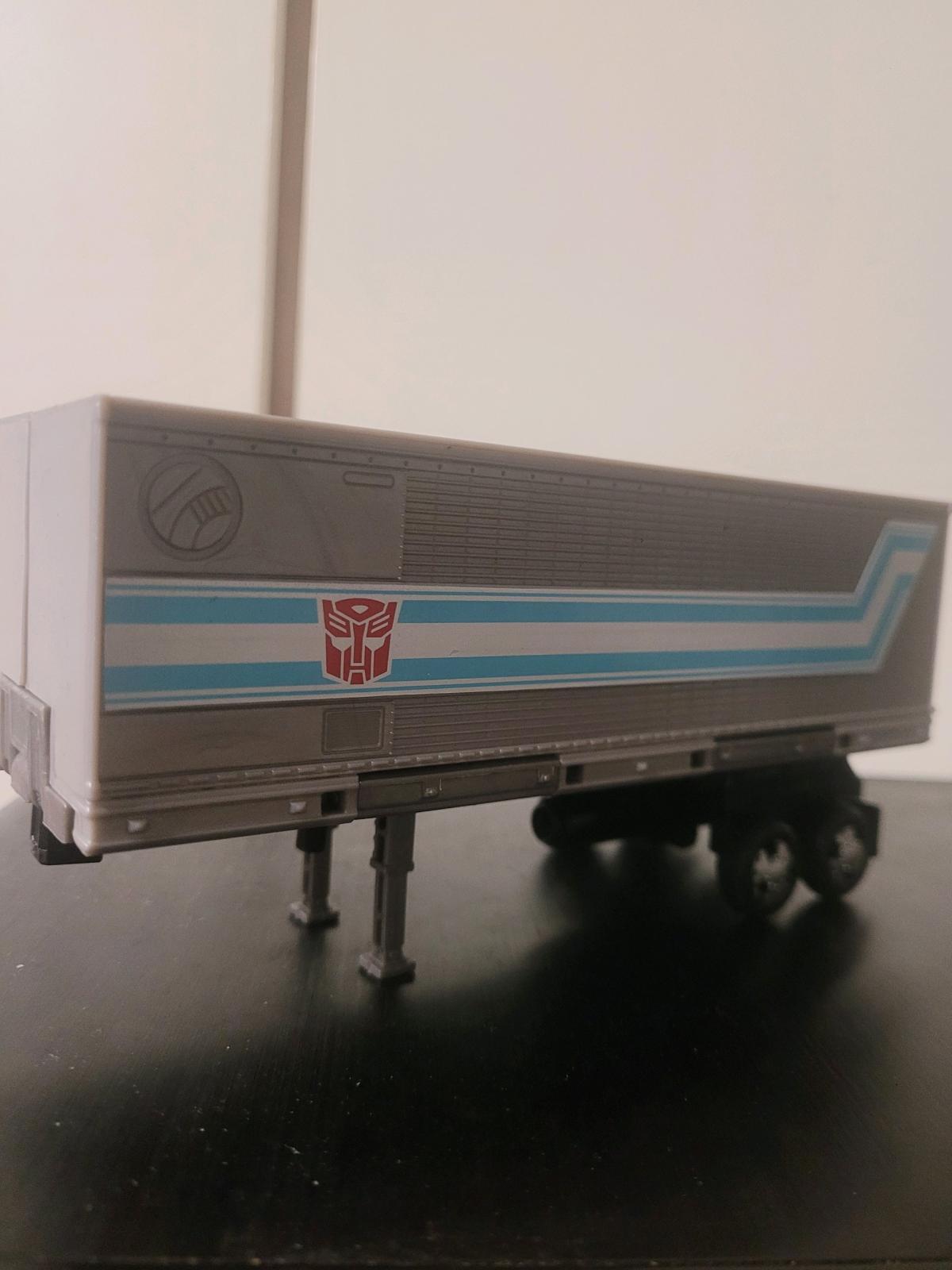 transformers volvo optimus prime - Altavista, Virginia - FleaMarketBay