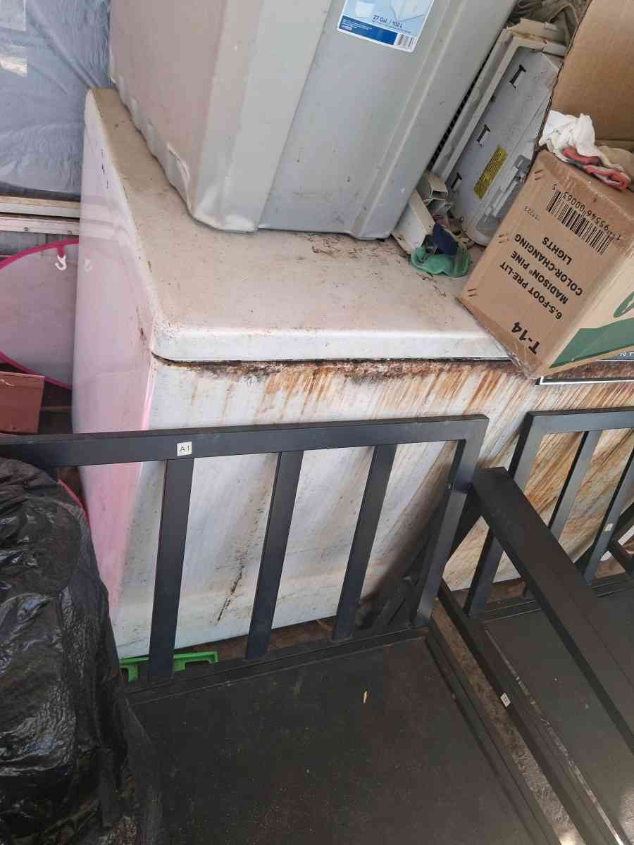 used freezerhotpoint 20 cubic infreezer 6ft - Laurens, South Carolina