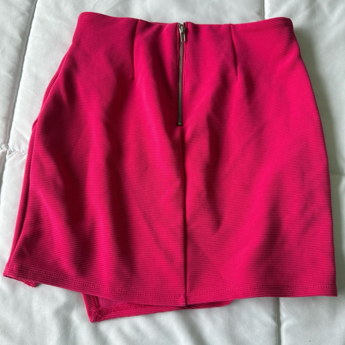 Forever 21 Hot Pink Textured Wrap Mini Skirt  High Waisted - Los Angeles, California - FleaMarketBay