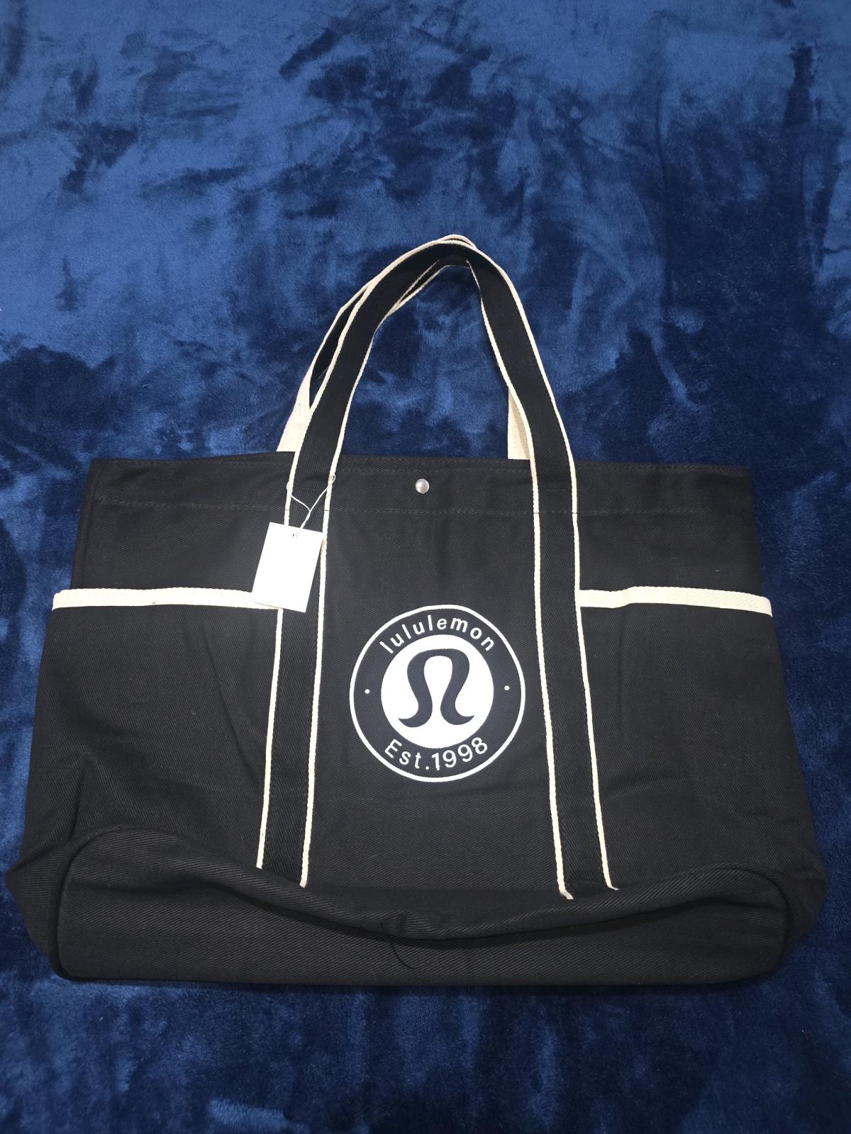 Bolsa para Dama - Riverside, California