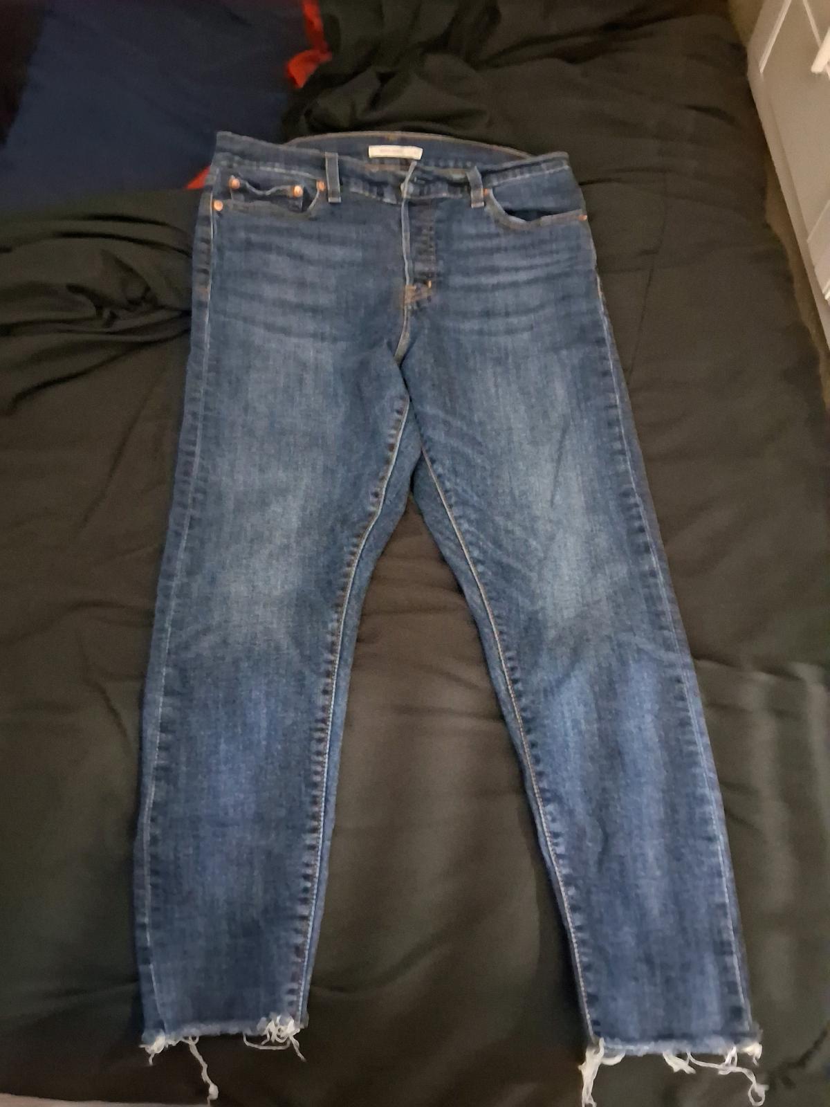 Levis Wedge Skinny Size 32 - Avondale, Arizona