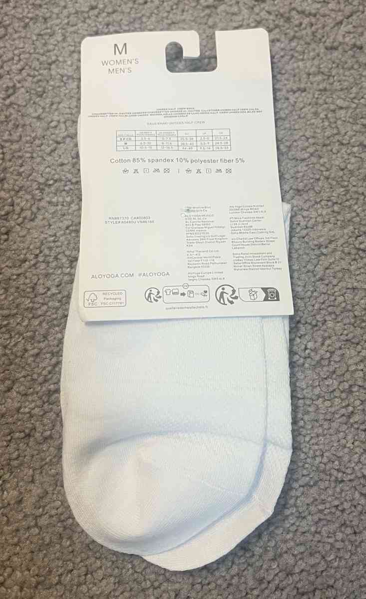 ALO Yoga Half Crew Unisex Socks Medium - Albany, New York - FleaMarketBay