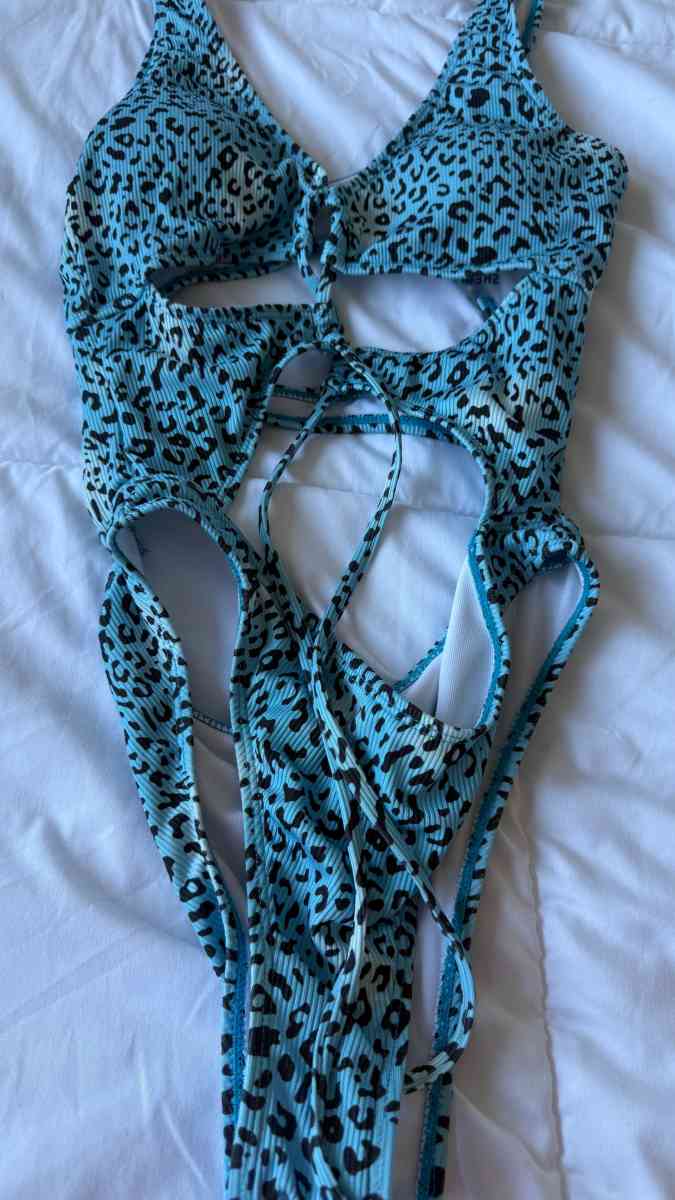 Turquoise Leopard CutOut OnePiece Swimsuit w Padded Bra  Lac - Los Angeles, California - FleaMarketBay