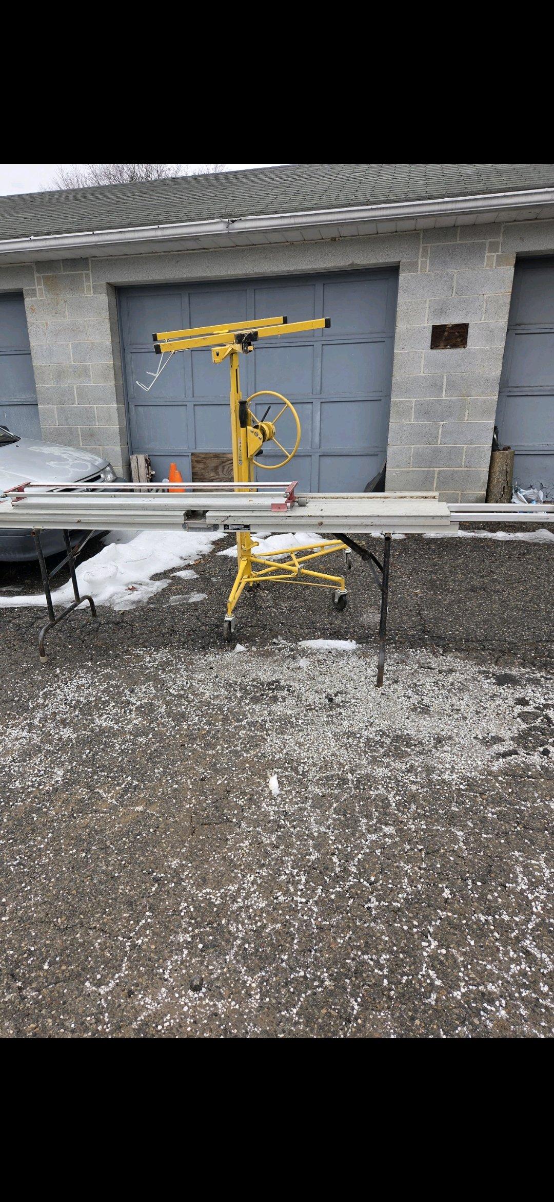 drywall lift and table for siddingg - Bethlehem, Pennsylvania