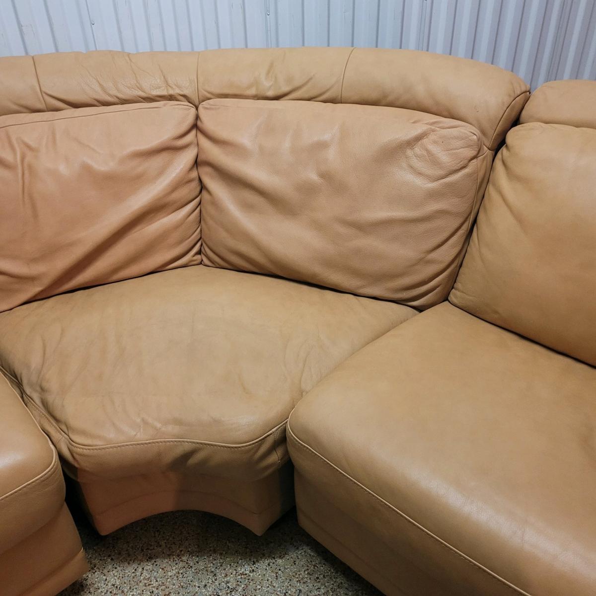 Natuzzi Leather sectional - Bellmawr, New Jersey - FleaMarketBay