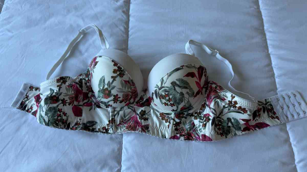 Brand New Floral Underwire Padded Bra  Ivory Cream Adjustabl - Los Angeles, California