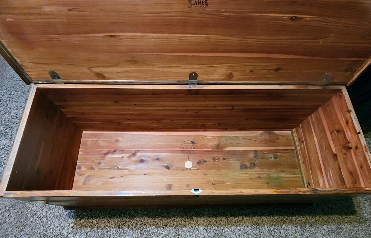 Cedar Chest - Papillion, Nebraska - FleaMarketBay
