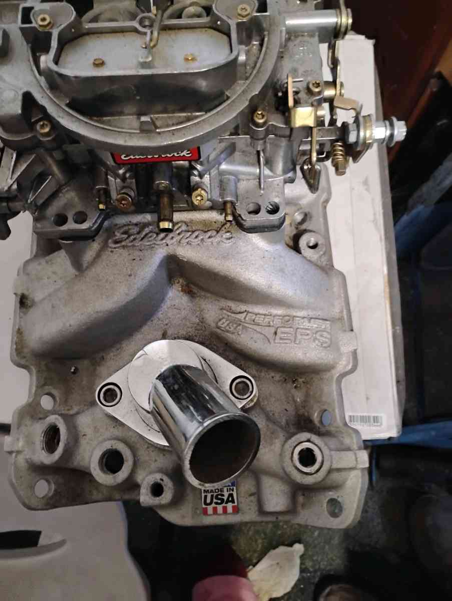 Edelbrock 1405 carburetor mounted on an Edelbrock Performer - Dallas, Texas - FleaMarketBay