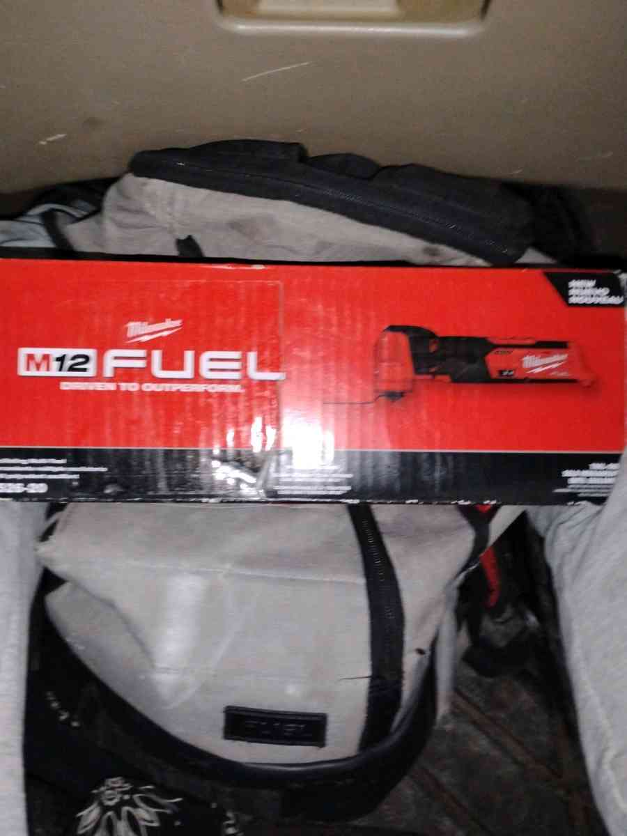 Milwaukee M12 Oscillating Multi tool