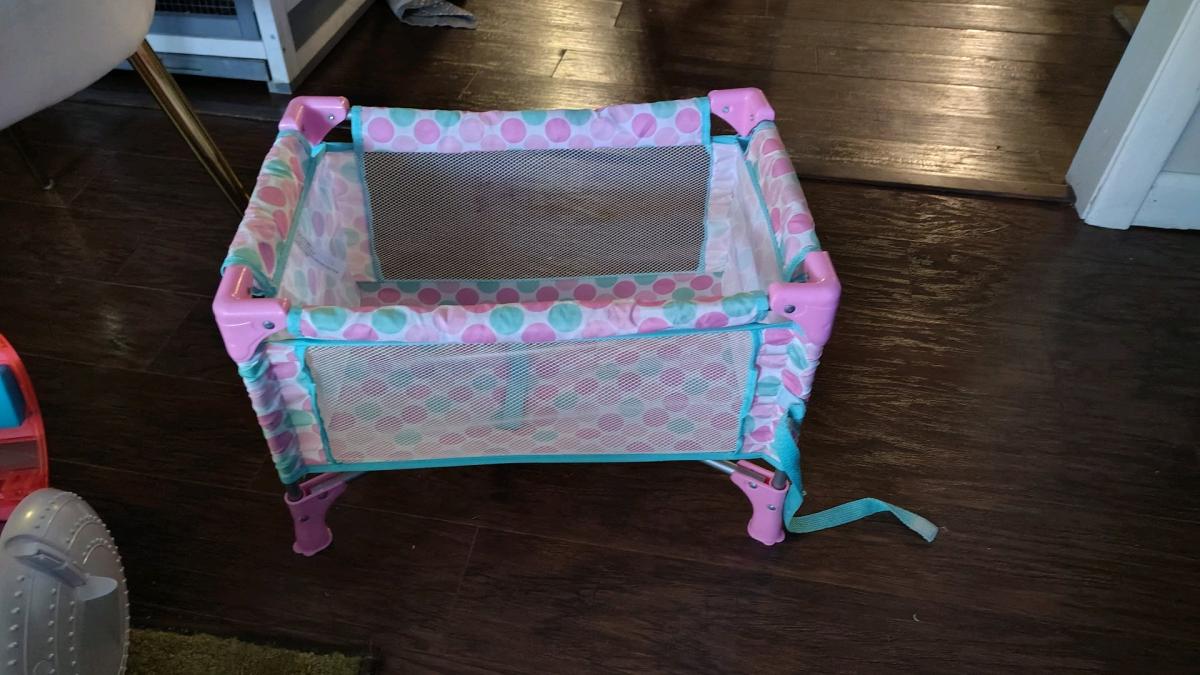 Reborn baby dolls with car seat  playpen  bassinet more - Trenton, Georgia