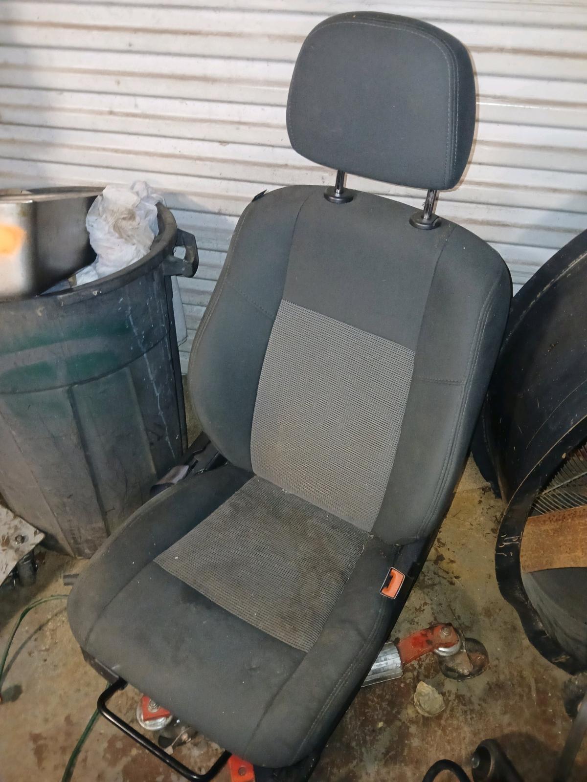 2017 JEEP PATRIOT 4x4 DRIVERS SEAT - Covington, Georgia