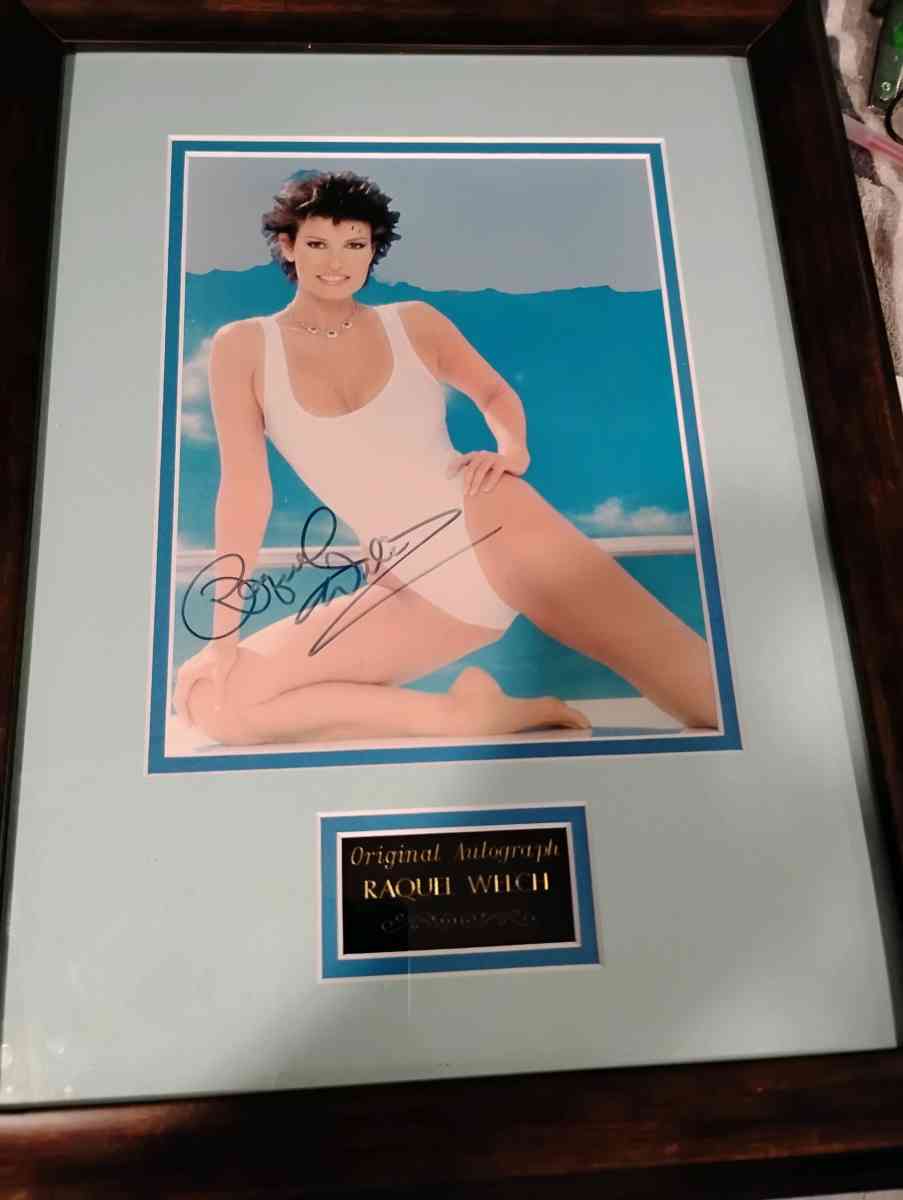 Raquel Welch Autographed Photo with authenicity