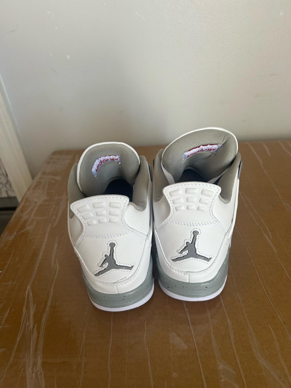 size 8 Jordans - Smyrna, Tennessee - FleaMarketBay