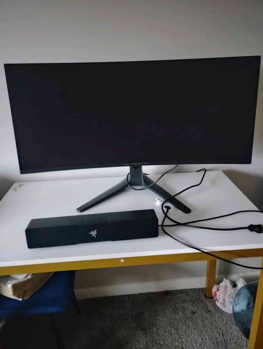 34 inch 4k Alienware curved monotor - Mentor, Ohio - FleaMarketBay