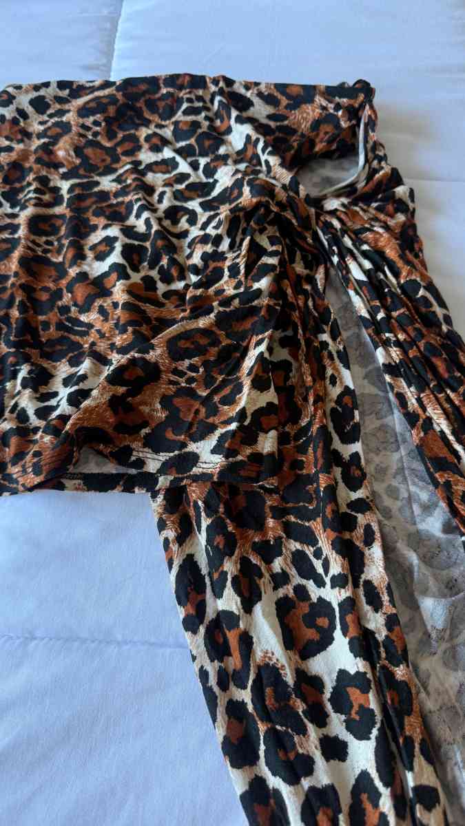 Brand New Windsor Leopard Print Asymmetrical Ruched Midi Ski - Los Angeles, California - FleaMarketBay