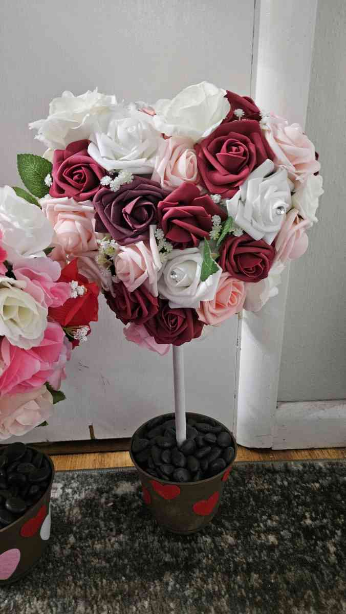 floral heart centerpieces 3 - Racine, Wisconsin - FleaMarketBay