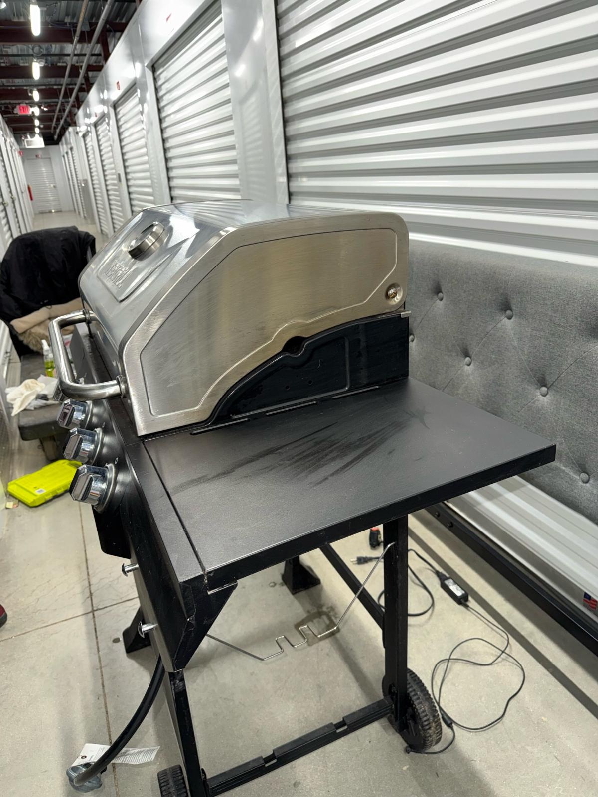 Grill - Lawrence, Massachusetts - FleaMarketBay