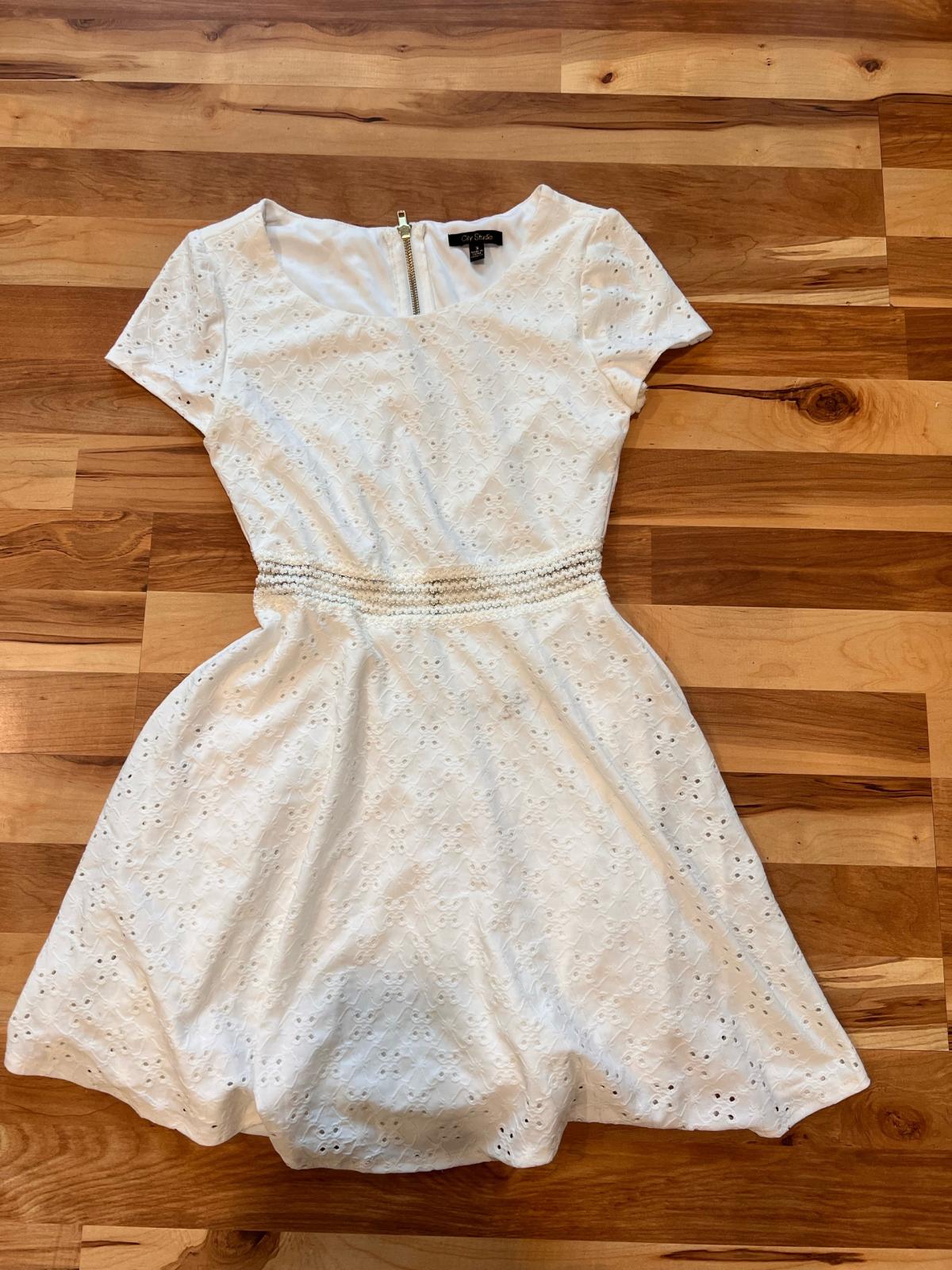 white dress - Sacramento, California