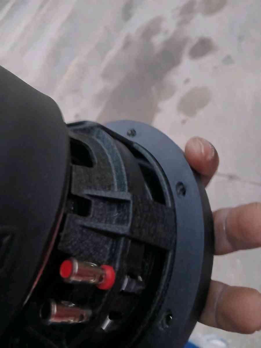 6point5 inch subwoofer rockford - Abbeville, Louisiana - FleaMarketBay