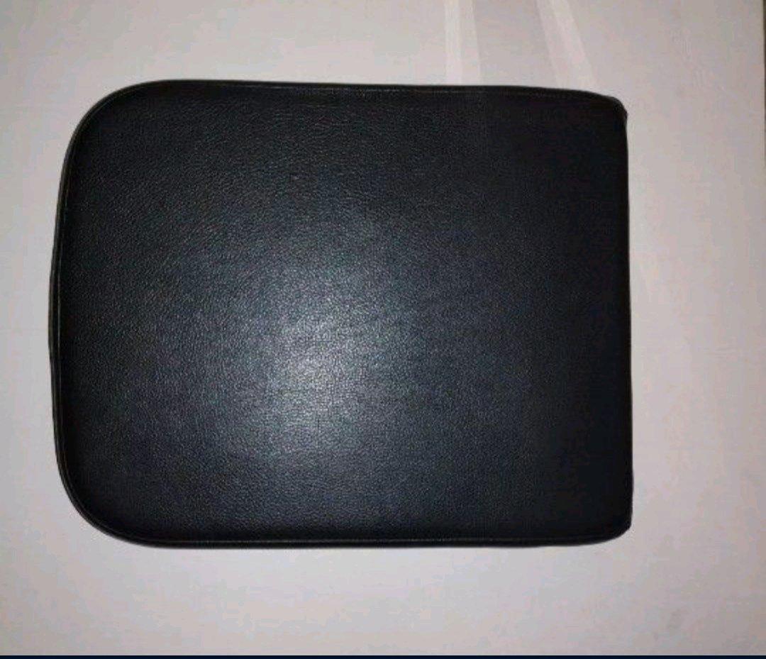 2005 Dodge Ram 1500 Center Console Lid Armrest